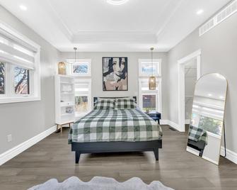 Private Luxury 1BR Apartment in Prime Location - Windsor - Yatak Odası