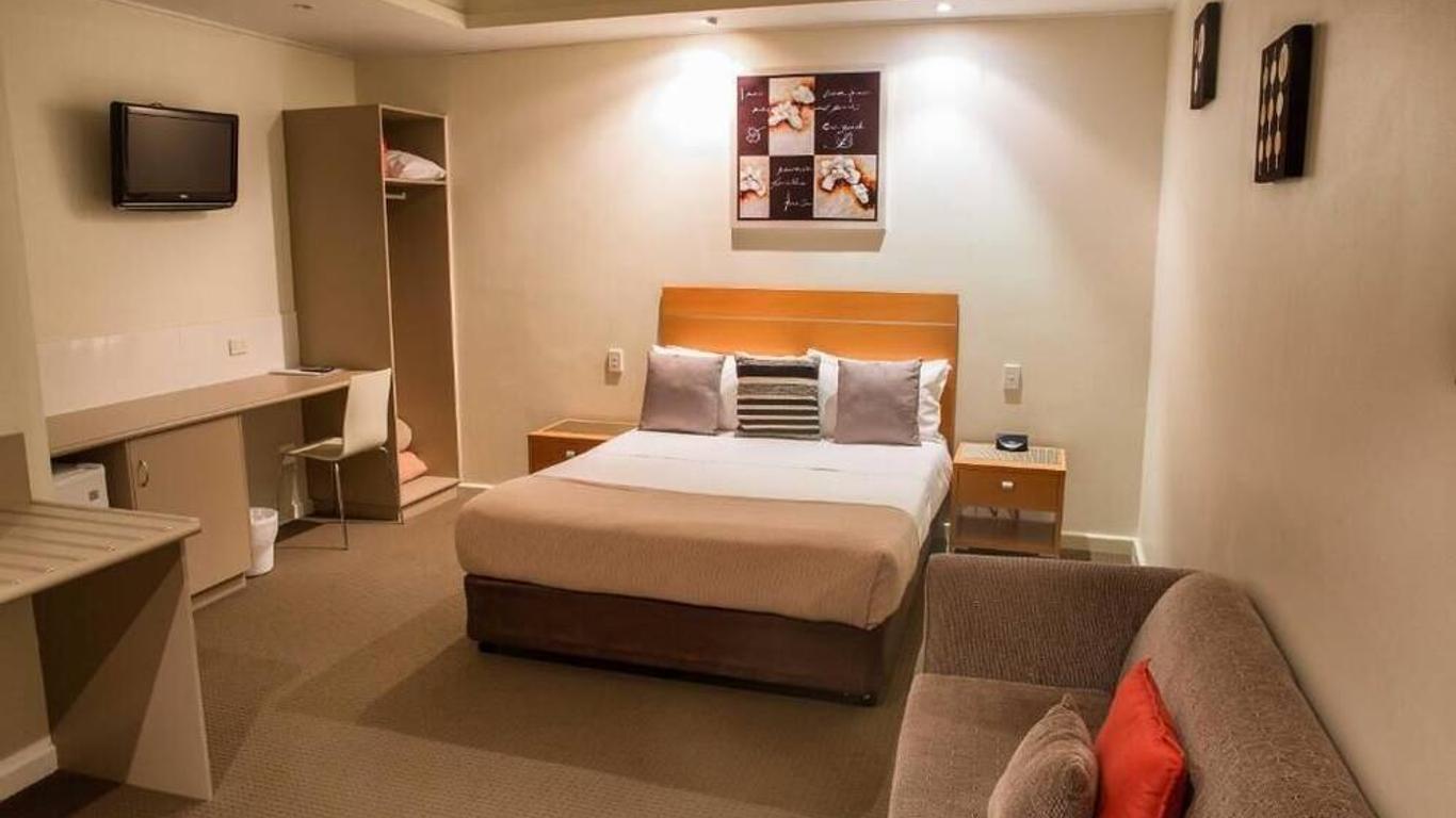 Burkes Hotel Motel
