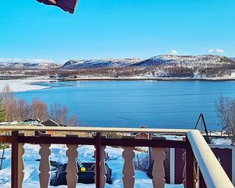 7 Person Holiday Home In Jarfjord-By Traum - Кіркенес - Балкон