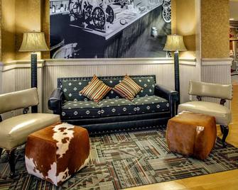 Hampton Inn & Suites Dodge City - Додж-Сіті - Лаунж