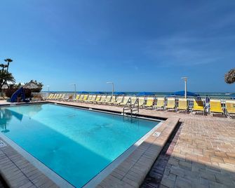 XL Family Sized Beachfront On Redington Beach! Huge Pool And Hot Tub! - North Redington Beach - Pool