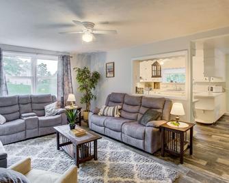 Maple Grove Guesthouse - Mohnton - Living room