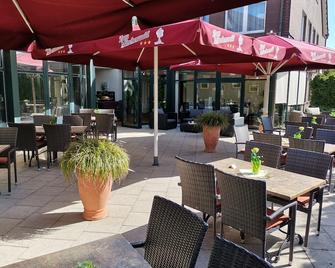 Hotel Zum Märchenwald - Lingen - Terasa