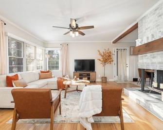 4bd Cozy Urban Escape 5 Mins To Dwtn & Wakemed. Movie Room And Arcade Game! - Raleigh