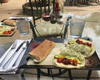 Coral Tree House - Fallbrook