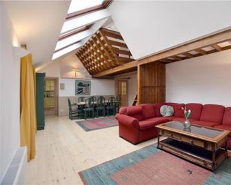 Unique, perfectly located town centre house - Lerwick - Wohnzimmer