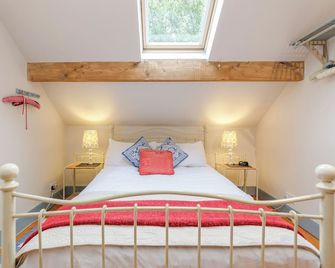 Contemporary Barn in Twyford just 3 miles from Winchester. Parking provided. - Twyford - Bedroom