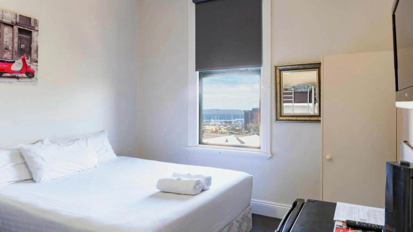 Six Degrees Albany CBD Boutique Hotel