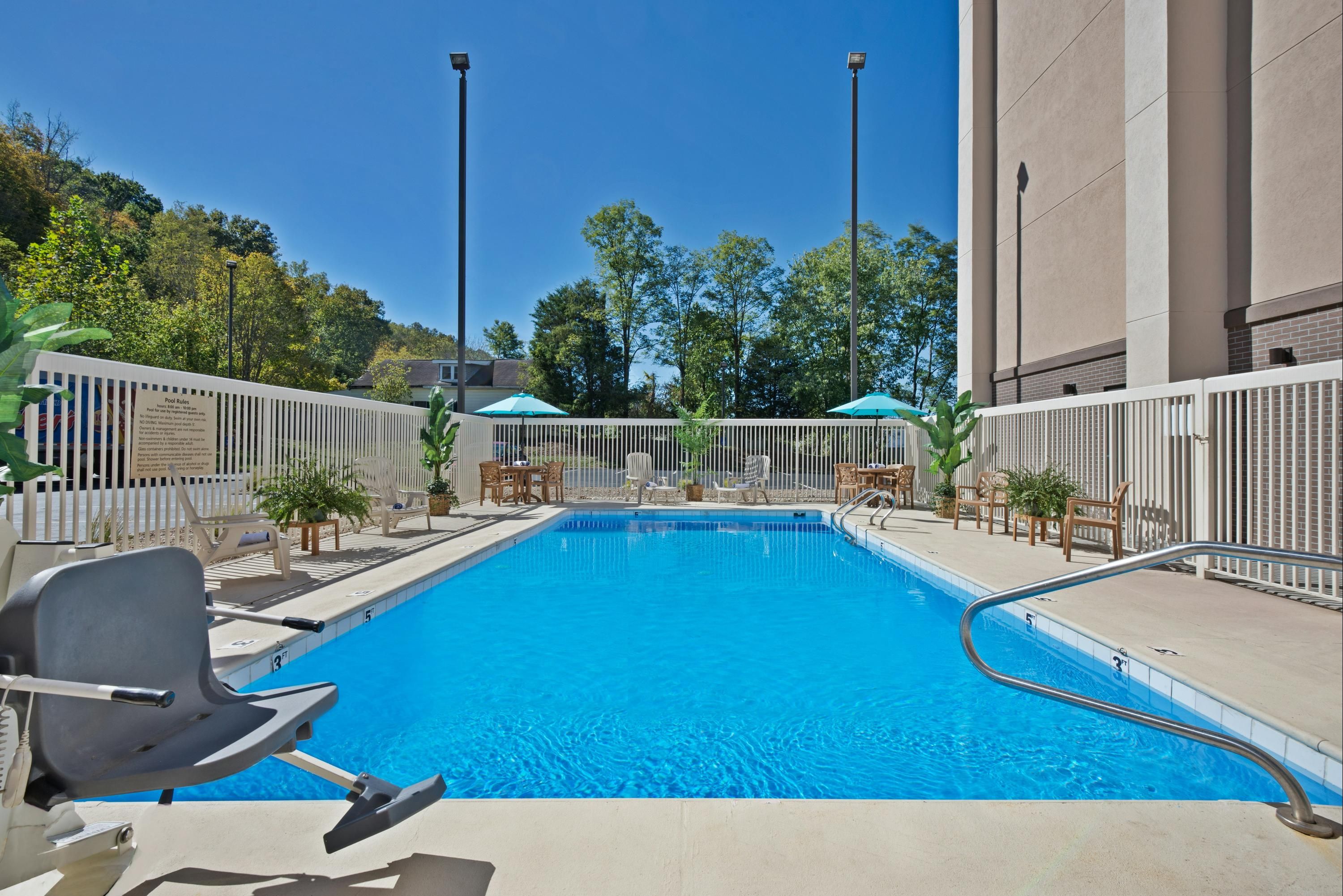 Hampton Inn Huntington/Barboursville - Barboursville - Pool