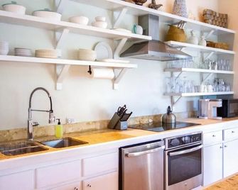 Wild Orchid 4 Bedroom Home - Governor’s Harbour - Kitchen