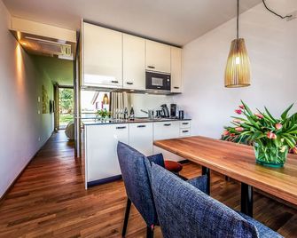 Komfort Apartment, 30qm, Gartenterrasse, 1 Schlafzimmer, max. 2 Personen - Gaienhofen - Kitchen