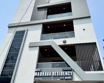 Hotel Madhava Residency - Kakinada - Gebouw