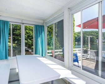 Allsports Lakehouse, Private Beachfront/Dock/Firepit/Grill/Paddleboards - Belding - Balcony