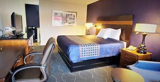 Economy 7 Inn- Newport News - Newport News - Bedroom