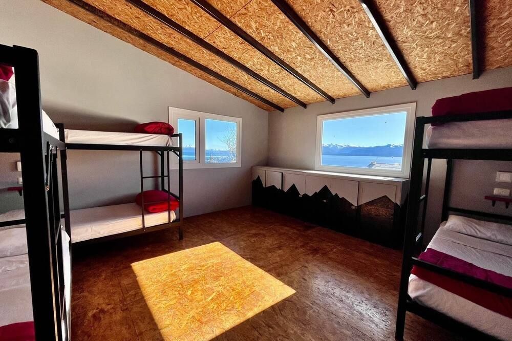 Moving Hostel Travel Bar