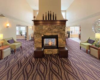 Smart Suites Ascend Hotel Collection - South Burlington - Lobby