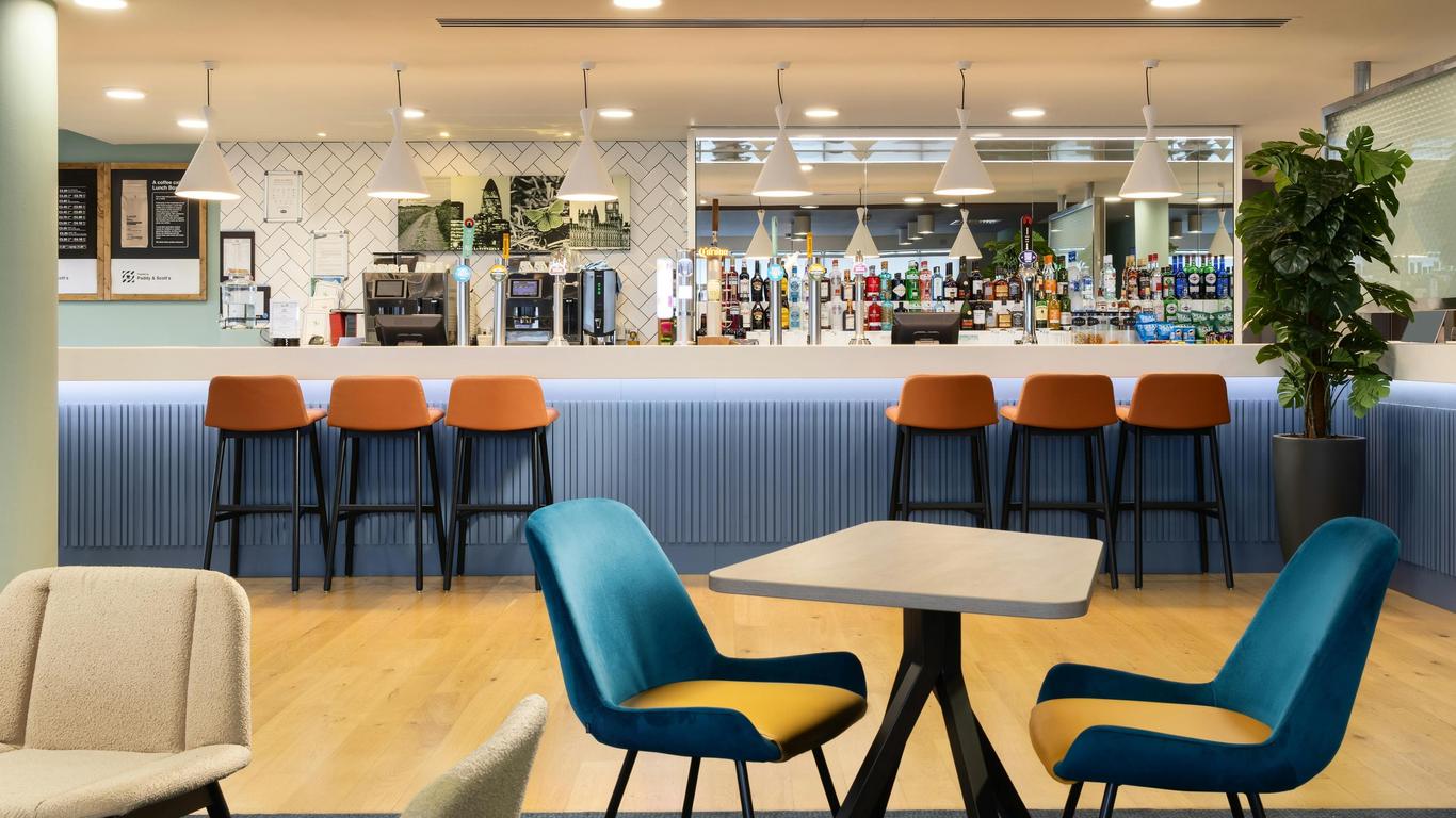 Hampton by Hilton London Gatwick Airport