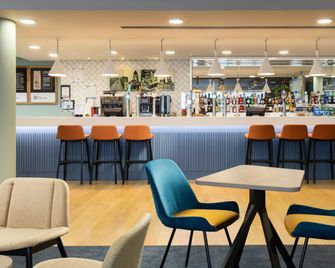 Hampton by Hilton London Gatwick Airport - Gatwick - Bar