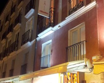 Hostal Rimbombin - Burgos - Edificio