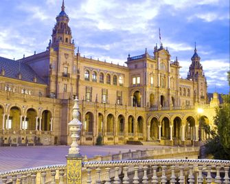 NH Sevilla Plaza de Armas - Sevilla