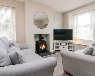Wainwright Cottage, Family Friendly, With Open Fire In Gosforth - Seascale - Living room