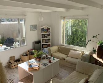 Casa Amonite Hostel Boutique - פוארטו מדרין - סלון