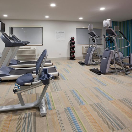 Holiday Inn Express & Suites Minneapolis (Golden Valley) image 1
