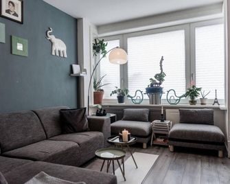 Nice 2 double Bed in sunny House in Amsterdam west - אמסטרדם - סלון