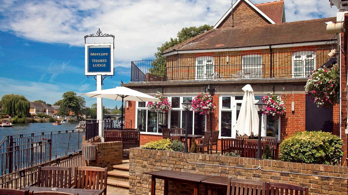 Sunday London Staines-upon-Thames Heathrow T5