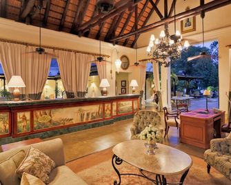 Royal Livingstone Victoria Falls Zambia Hotel by Anantara - Livingstone - Rezeption