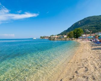 Bella Vista Beach Hotel - Benitses - Spiaggia