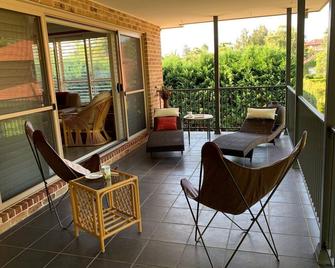 Comfortable, accessible & a wonderfully accommodating family & pet friendly home - Lane Cove - 陽台