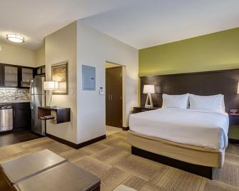 Free Breakfast + Pool, Gym, And Bbq Area! Studio Suite Perfect For Business Travelers - Maryland Heights - Bedroom