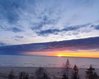 Stunning modern house in Sauble Beach blocks from the beach - Sauble Beach - Strand