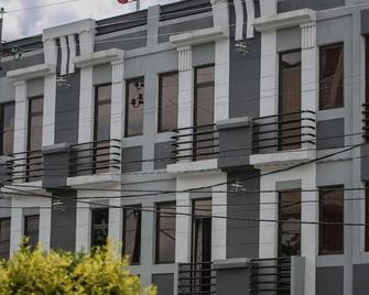 Hotel Mars - Zugdidi - Building