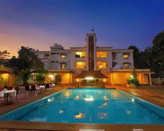 Quality Airport Hotel - Nedumbassery