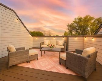 Cowgirl Up! - 4bd/4.5bth - Rooftop Views - Nashville