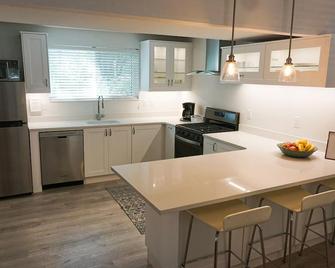 Remodeled Skiers' Paradise W/ Full Kitchen 3 Mins To Ski Canyons - Sandy - Kitchen