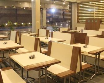 Hotel Anand Corner - Ānand - Restaurante