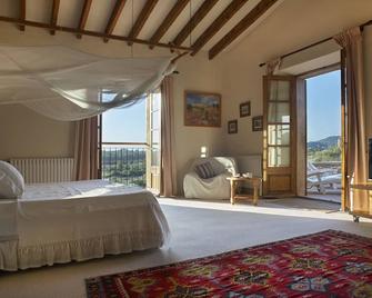 Rustic Country House - 2 kitchens - Capdepera - Sypialnia
