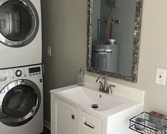 Charming 3-bedroom detached cottage on horse farm near Lexington and Georgetown. - Paris - Lavandería