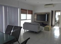 A condo, Nearby beaches and parks - Playa Bonita Village - Sala de estar