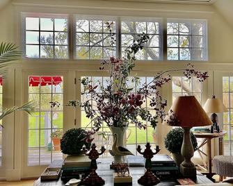 U.S. Open June 15-21 Sh Village So Of Hwy; Water View Premier Host - Southampton - Lobby