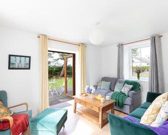 Gleesons Farmhouse 2 Bedroom House Vrbo - Killorglin - Wohnzimmer
