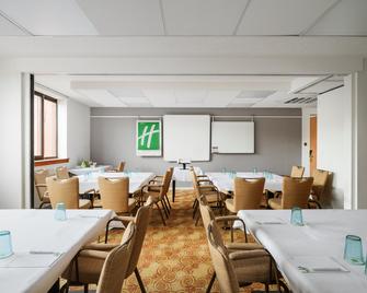 هوليداي إن نورثهامبتن، آن آي آيتش جي هوتل - نورثامبتون - مطعم