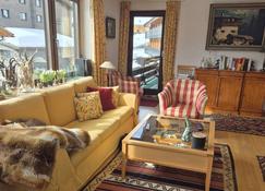 Elegant, fully furnished apartment - ski out and in - Lech am Arlberg - Living room