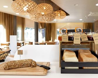 Aparthotel & Spa Adagio Vannes - Plescop - Bufet