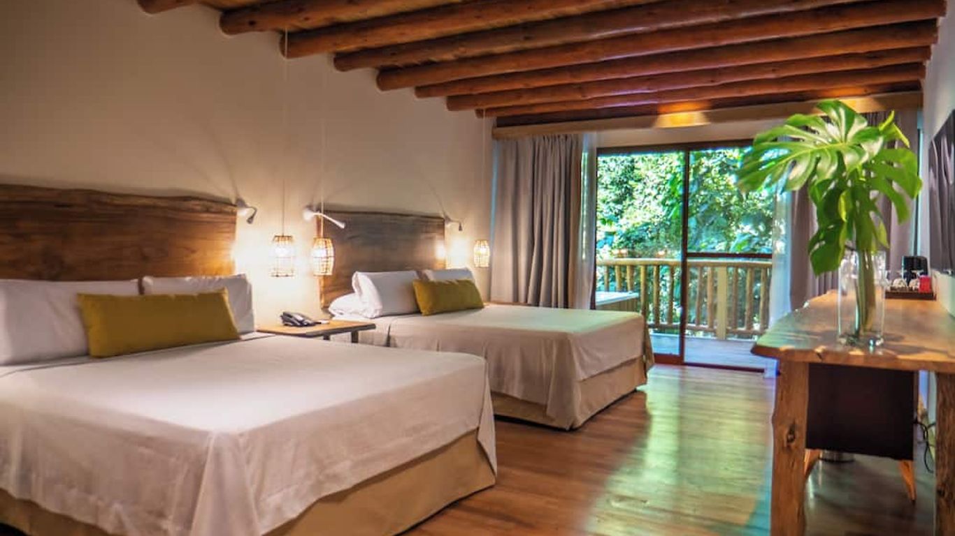 La Aldea De La Selva Lodge