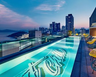 L7 HAEUNDAE by LOTTE HOTELS - Busan - Pool