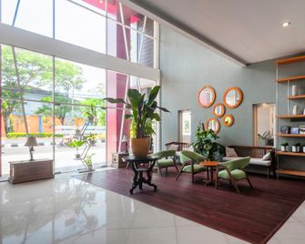Hotel Transit Pasuruan - Pasuruan - Lobby